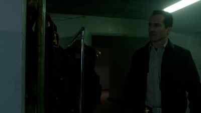(Babbitt) Okay, okay, quiet down. - Bates Motel