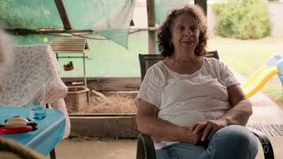(BABBLES)
(BLOWS KISSES) - Miriam Margolyes: Australia Unmasked