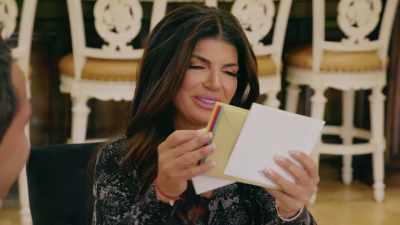 - Babe, I love you.
- I love you too. - The Real Housewives Ultimate Girls Trip