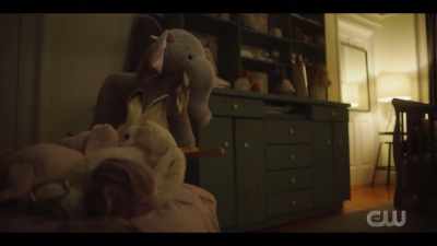 (baby cooing)
(soft gentle music) - Two Sentence Horror Stories