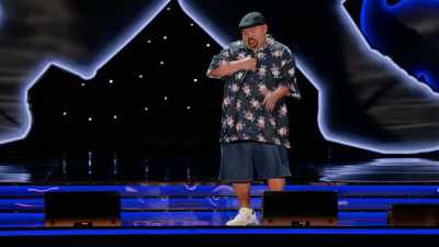 ♪ Baby shark, do-do-do-do-do-do ♪ - Gabriel Iglesias: Stadium Fluffy