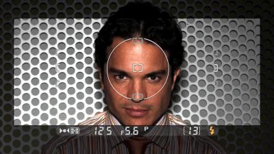 Back against the wall. - CSI: Miami
