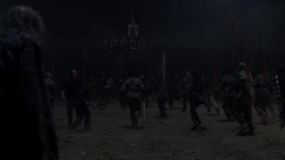 Back! Fall back! - The Walking Dead