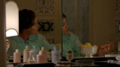 Back when she won that Oscar,
I was the first person - FEUD