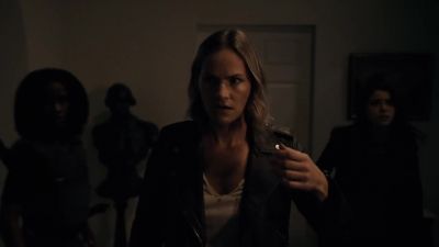 Back up. - Van Helsing