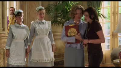 Oh Enough bowing Back to your chores - The Princess Diaries 2: Royal Engagement