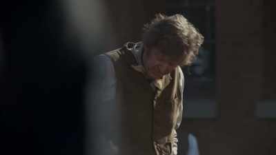 (background chatter)
(bell clanging) - Anne with an E