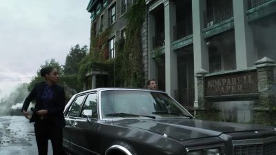 Backup still incoming. Should we wait? - Gotham