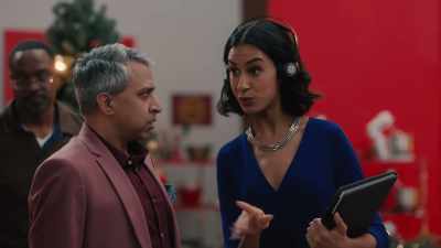 Bad blood between these two
could make
for good television. - The Great Holiday Bake War