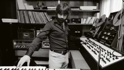 ♪ ("BAD SNEAKERS"
BY STEELY DAN PLAYING) ♪ - Music Box: Yacht Rock: A DOCKumentary