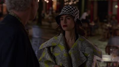 Bad text? Aren't they all? - Emily in Paris
