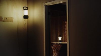 [Bag thuds] - Fear the Walking Dead