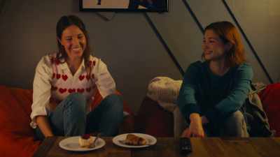[Bailey and Sam giggle] - The Holiday Club