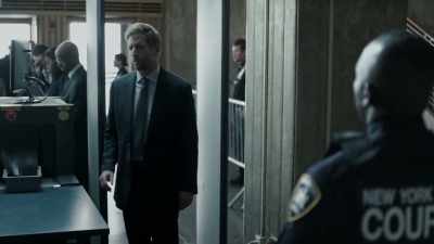 BAILIFF:
Please raise your right hand. - The Night Of
