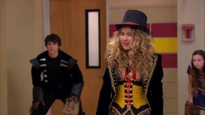 - Ball two!
- He's rattling my pitcher, coach. - Girl Meets World