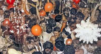 Balloons are falling
in these pictures, - Studio One Forever