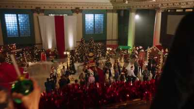 (band playing Christmas music) - The Jinglebell Jubilee