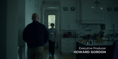 Bandit, let's go. Inside the house. - Accused