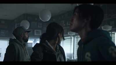 [bang]
[zombies snarling] - Black Summer