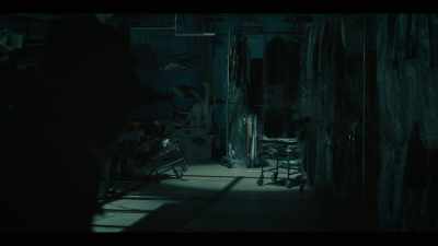 [banging on door] - The Walking Dead: Dead City