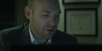 Bar comes over here. - House of Cards