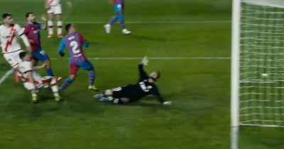 Barcelona drift into mid-table. - Super League: The War for Football