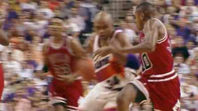 Barkley behind the back! - The Last Dance