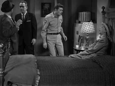 BARN.
HOLD IT RIGHT THERE. - The Andy Griffith Show