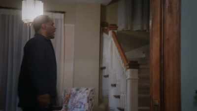 BARRY.
[DOOR OPENS] - Tyler Perry's The Oval