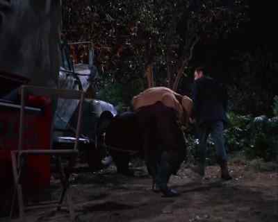[ Barry ]
Okay, captain. - Land of the Giants