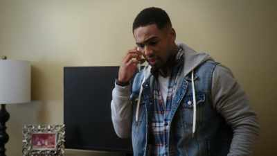 BARRY: SHARON, CALL ME--
[BEEP] - Tyler Perry's The Oval