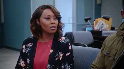 BARRY: YEAH.
IT SAYS "BARRY" ON HER SHOULDER. - Tyler Perry's The Oval