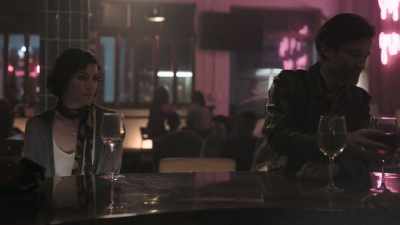 Bartender:
Here you are, sir,
and apologies again. - Trackers