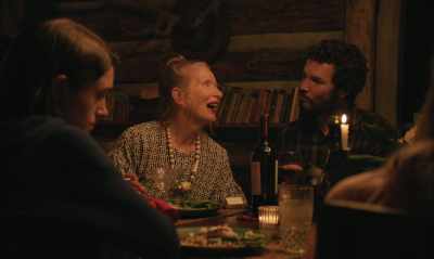 Bascolm, pour Clara some wine. - Mountain Rest