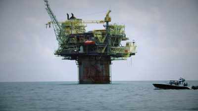 Basically, it's floating
and then it's held - Deadliest Catch: Bloodline