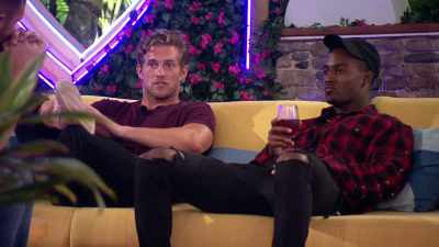 BASICALLY SHE'S SAYING, SHE
WOULD NEVER DO THAT TO YOU AS A - Love Island