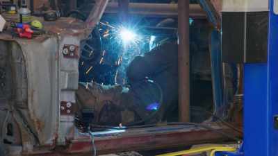 Basically, what makes them safe
is what they're surrounded by, - Rust Valley Restorers