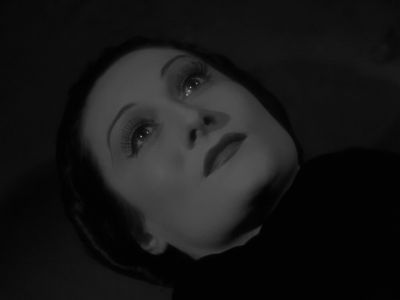 BASIL The woman is beautiful - Dracula's Daughter