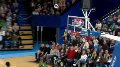 BASKETBALL SKILLS, THE WIZARDRY. - Harlem Globetrotters: Play It Forward