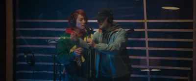 Bass, lyrical shout, lyrical shout - People Just Do Nothing: Big in Japan