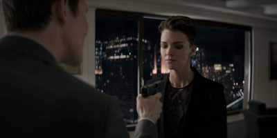 - Batman isn't here.
- Yeah, because he's hiding. - Batwoman