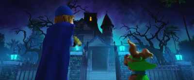 - [bats squeaking]
- Big house, big candy. - Scoob!