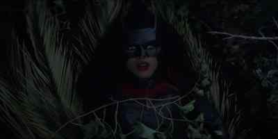 Batwoman to Batwing. - Batwoman