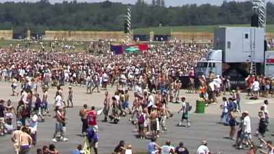 ♪ ("BAWITDABA"
BY KID ROCK PLAYING) ♪ - Woodstock 99: Peace Love and Rage