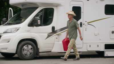 Be back on the road
before you can say... - Darby and Joan