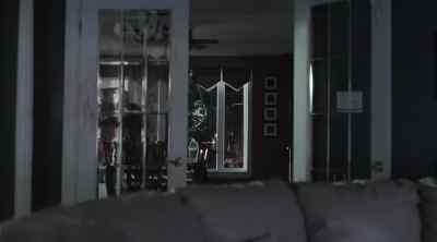 Be careful.
He could still be in here. - Clown