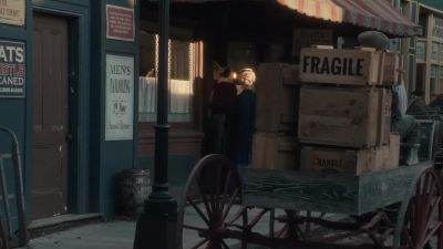Be honest, do you think
it's becoming? - Murdoch Mysteries