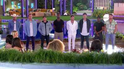 BE PROFESSIONAL. - Love Island
