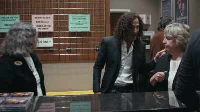 Be ready with the raffle, - Listening to Kenny G