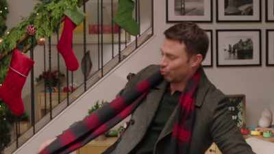 Be right back. [air kiss] - Season's Greetings from Cherry Lane